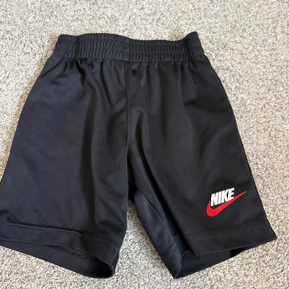 Nike boy’s 4T sporty shorts black soccer basketball kids